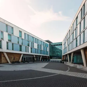 Doubletree By Hilton International Airport Hotel